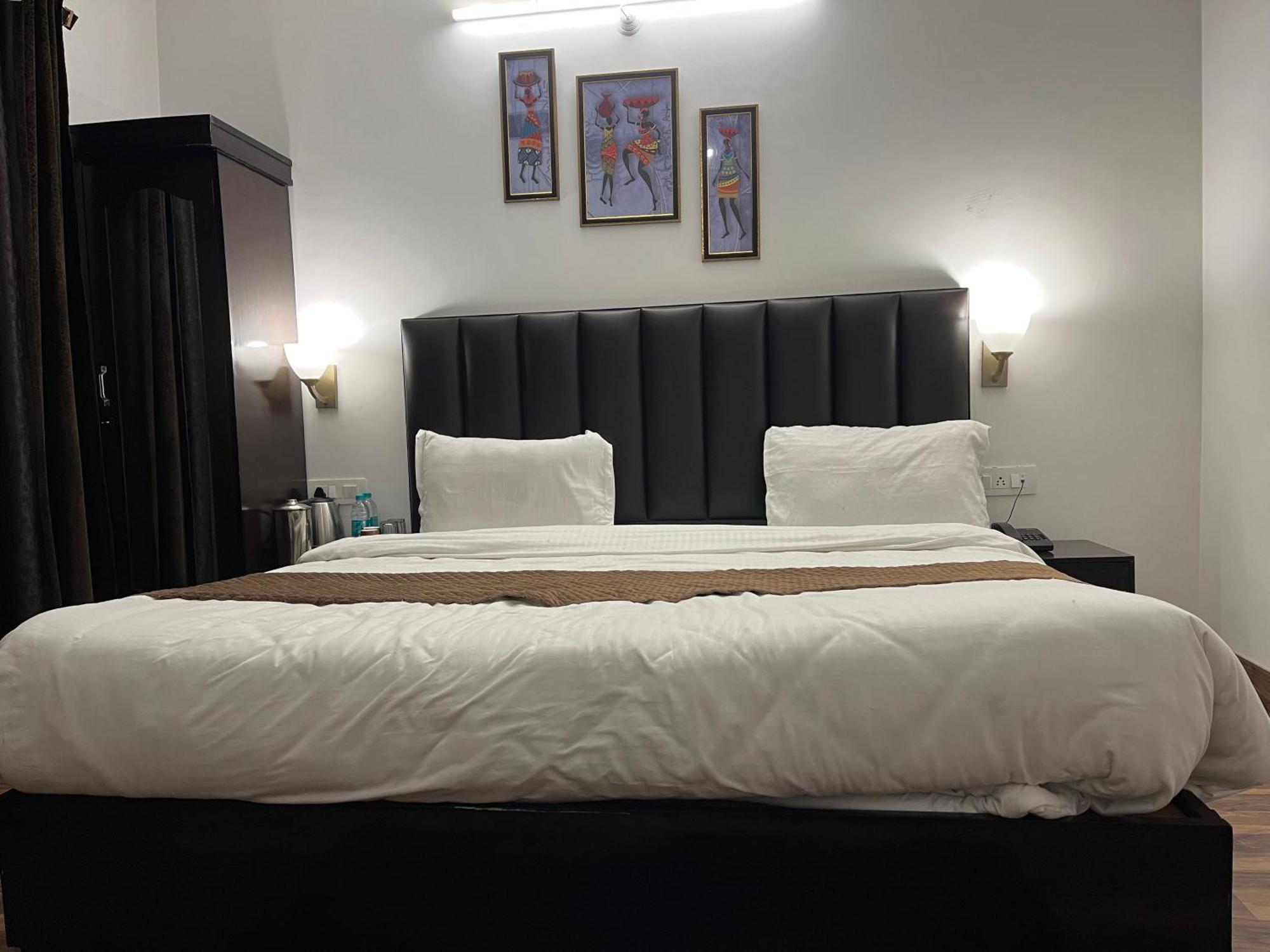 Cedar Woods Resort By Heyan Hotels Nainital Εξωτερικό φωτογραφία